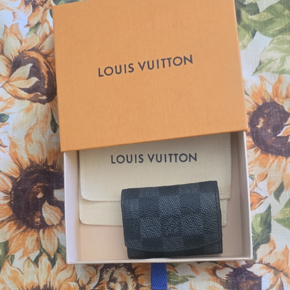 Louis Vuitton Black and Silver Cuff Links - Picture 2 of 3